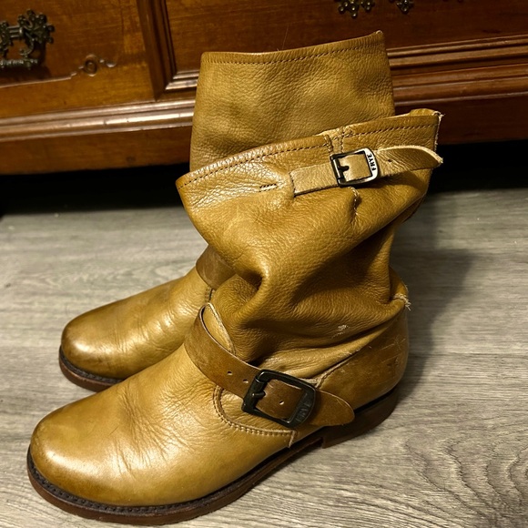 Frye boots, hardly worn - Picture 2 of 5